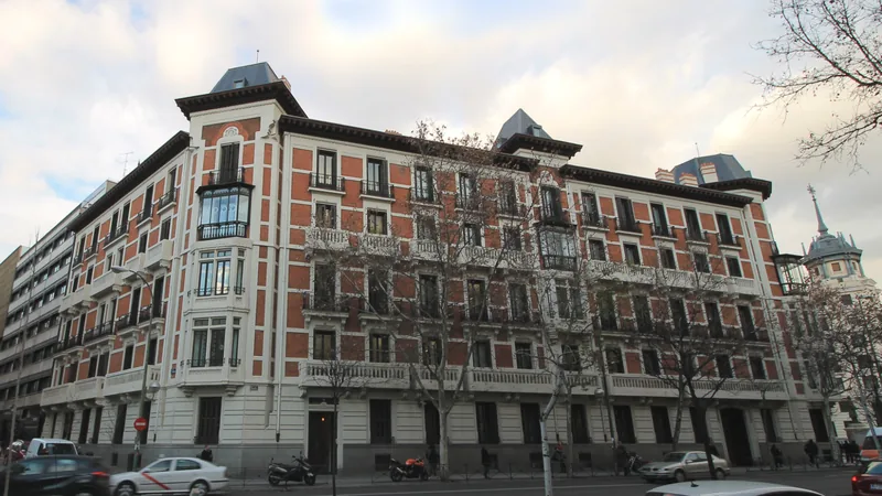 Fachada de un edificio residencial en Madrid.